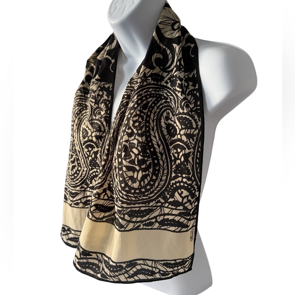 Chic Black and Cream Paisley Scarf